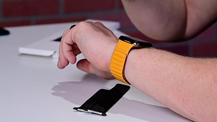 Why Should I Choose The Apple Watch Straps Leather?